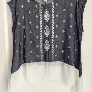 Karen Kane Navy and White Patterned Blouse